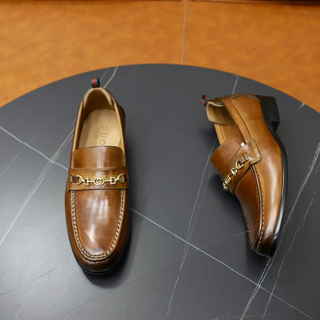 Men's shoes: 250🙅‍♂️🙅‍♂️🙅‍♂️Niuli Brand: GUCCI Size: 38-44 (45 can be customized) Level: Counter classic Material: Original soft cowhide upper Comfortable cowhide lining Original lightweight outsole Style category: Business casual footwear Driving leather shoes Color: Actual picture color